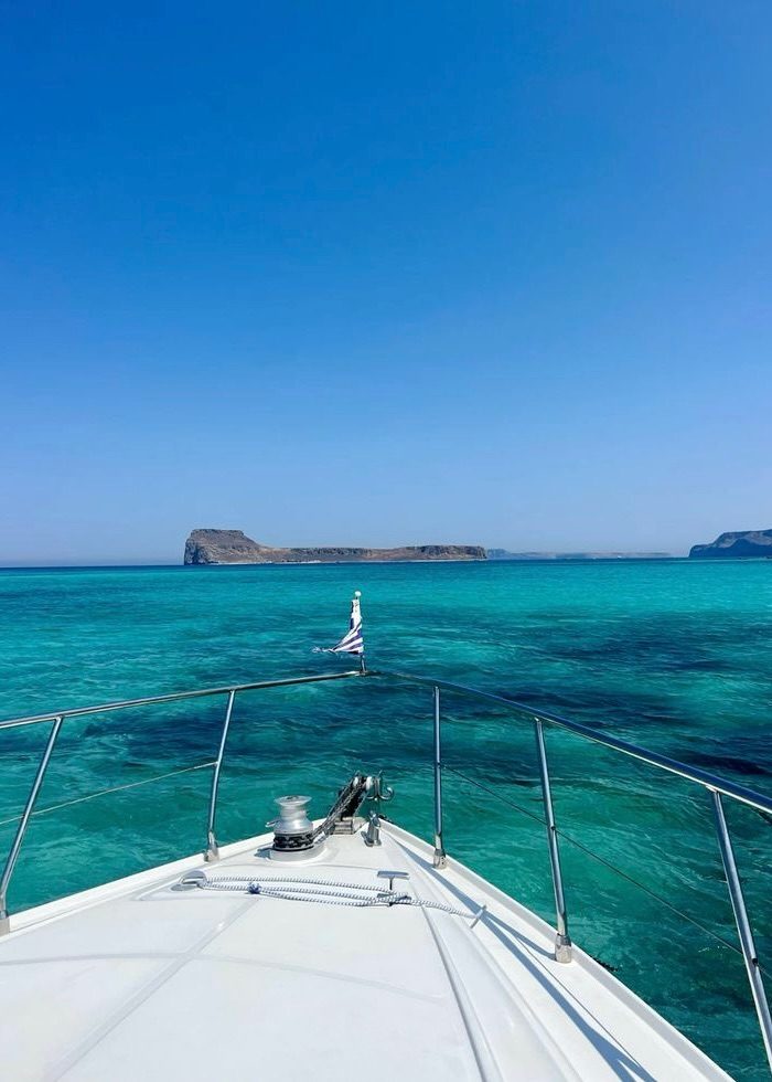 Sailing to Dia Island, photo 2